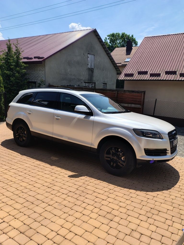 Audi Q7 3.6 FSI /6 osobowe