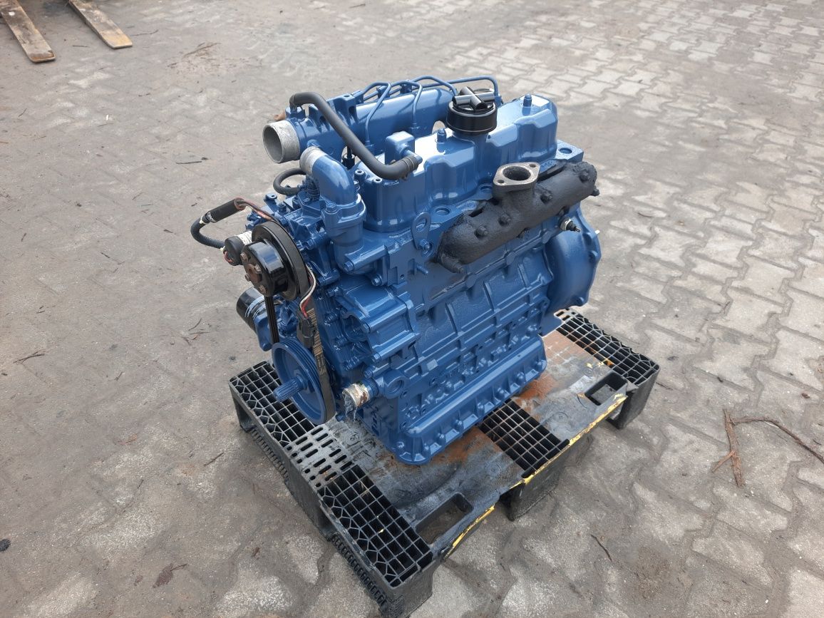 Silnik Kubota V2203 V1902 4 cylindrowy yanmar