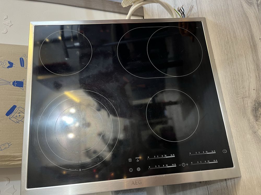 Індукційна поверхня AEG Electrolux