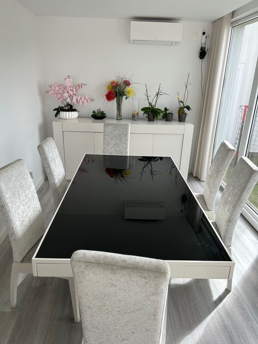 Mesa + 6 cadeiras + aparador
