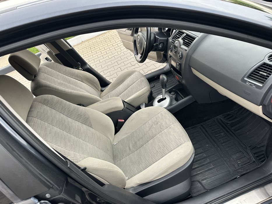 Рено Меган 1.6 автомат газ