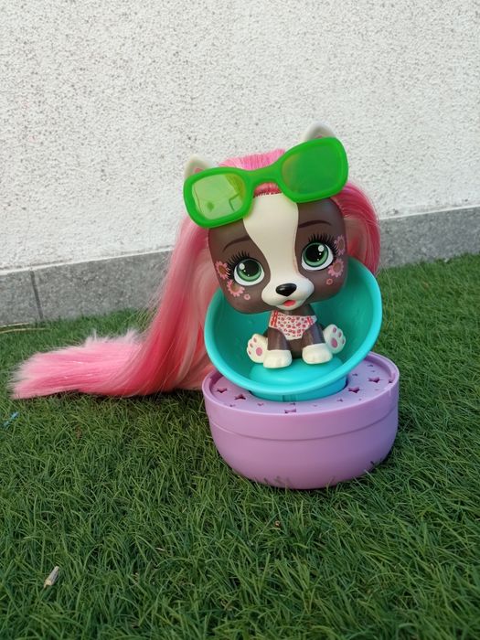 Boneca Vip Pets, cabelo cor de rosa