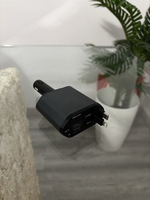 Carregador 4 em 1 p/ Carro