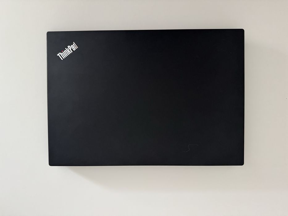 Lenovo ThinkPad T490 - Excelente Estado