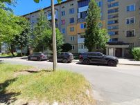 Продаж 3 кім кв вул. Хоткевича, без ремонту.