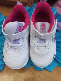 Nowe buty Nike dla dziewczynki