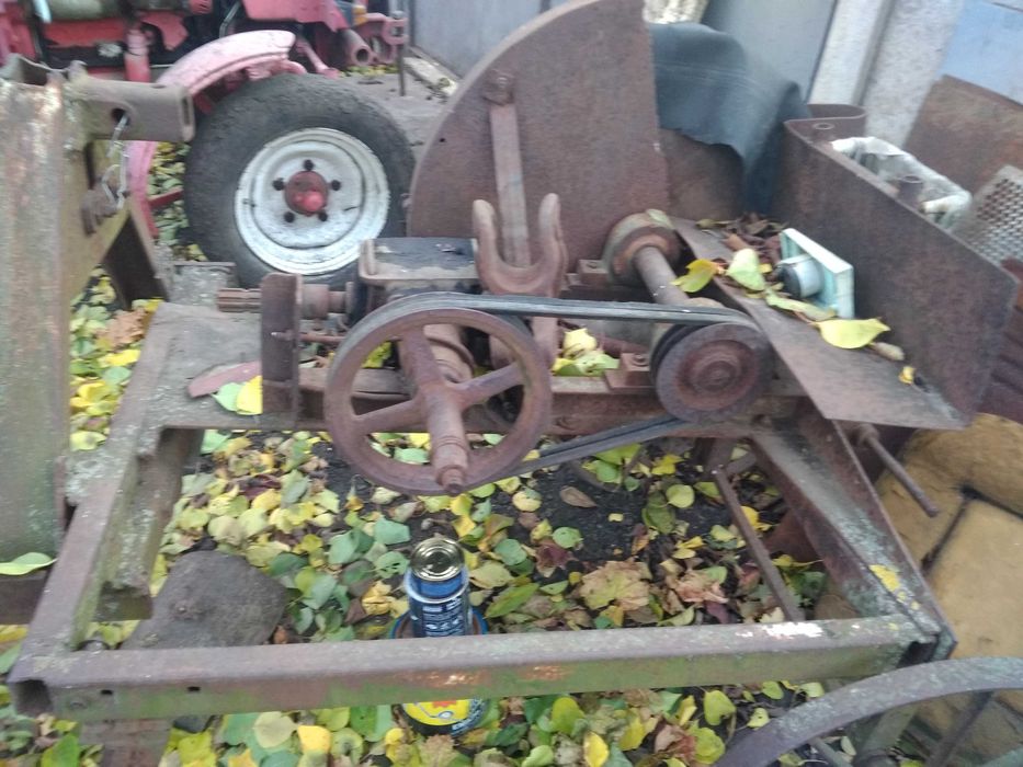 Трактор Т-25 з інвентарем та запчастинами