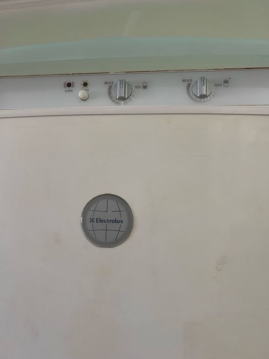 Холодильник електролюкс робочий