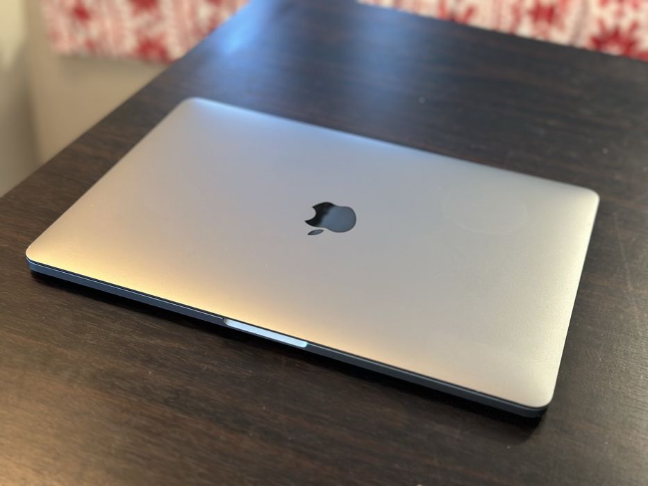 Продам Apple MacBook Pro 14