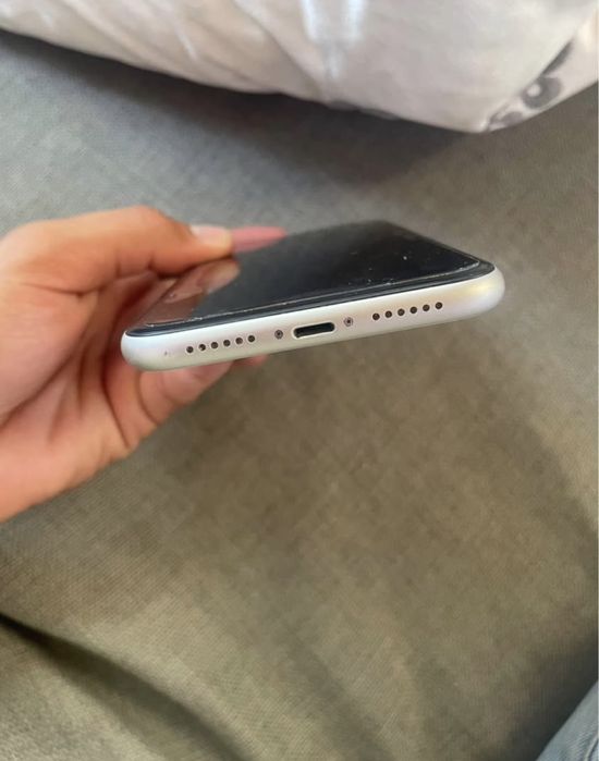 Iphone 11 branco lindo