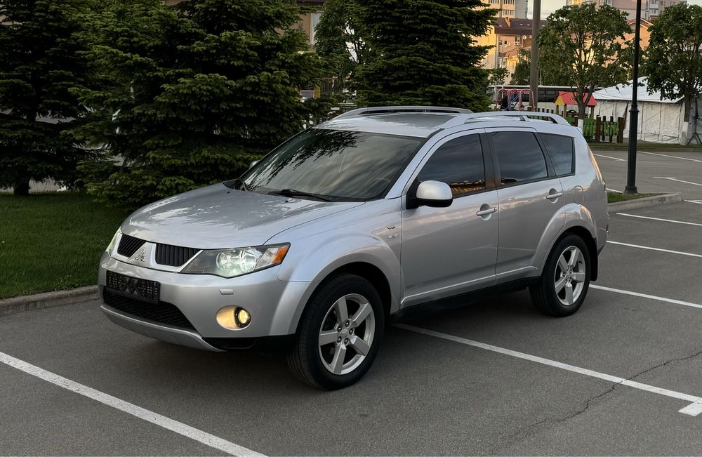 Mitsubishi outlander xl