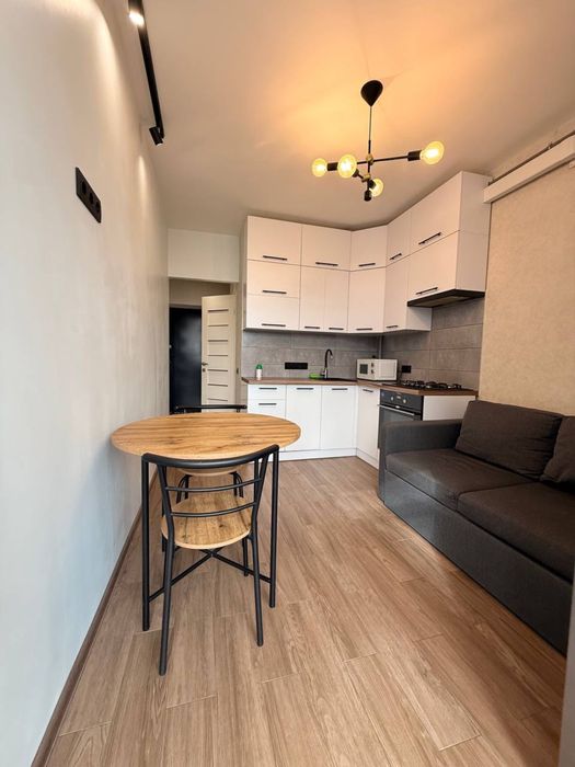 Продаж квартири з ремонтом в заселеній новобудові