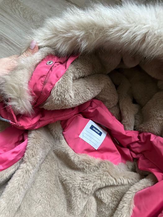 Зимова куртка для дівчинки на 9-12років