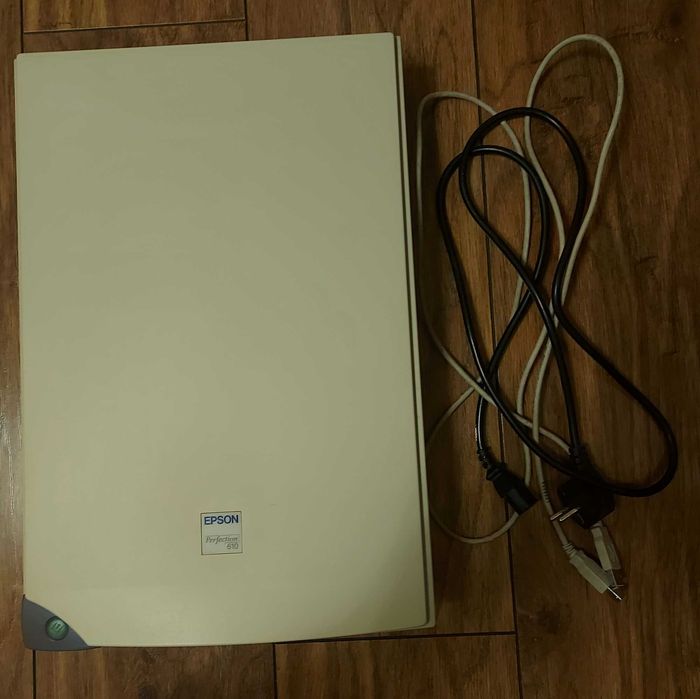 Сканер оптический А4 Epson Perfection 610 600*2400dpi USB Рабочий