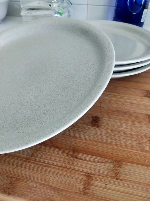 Pratos grandes de cerâmica