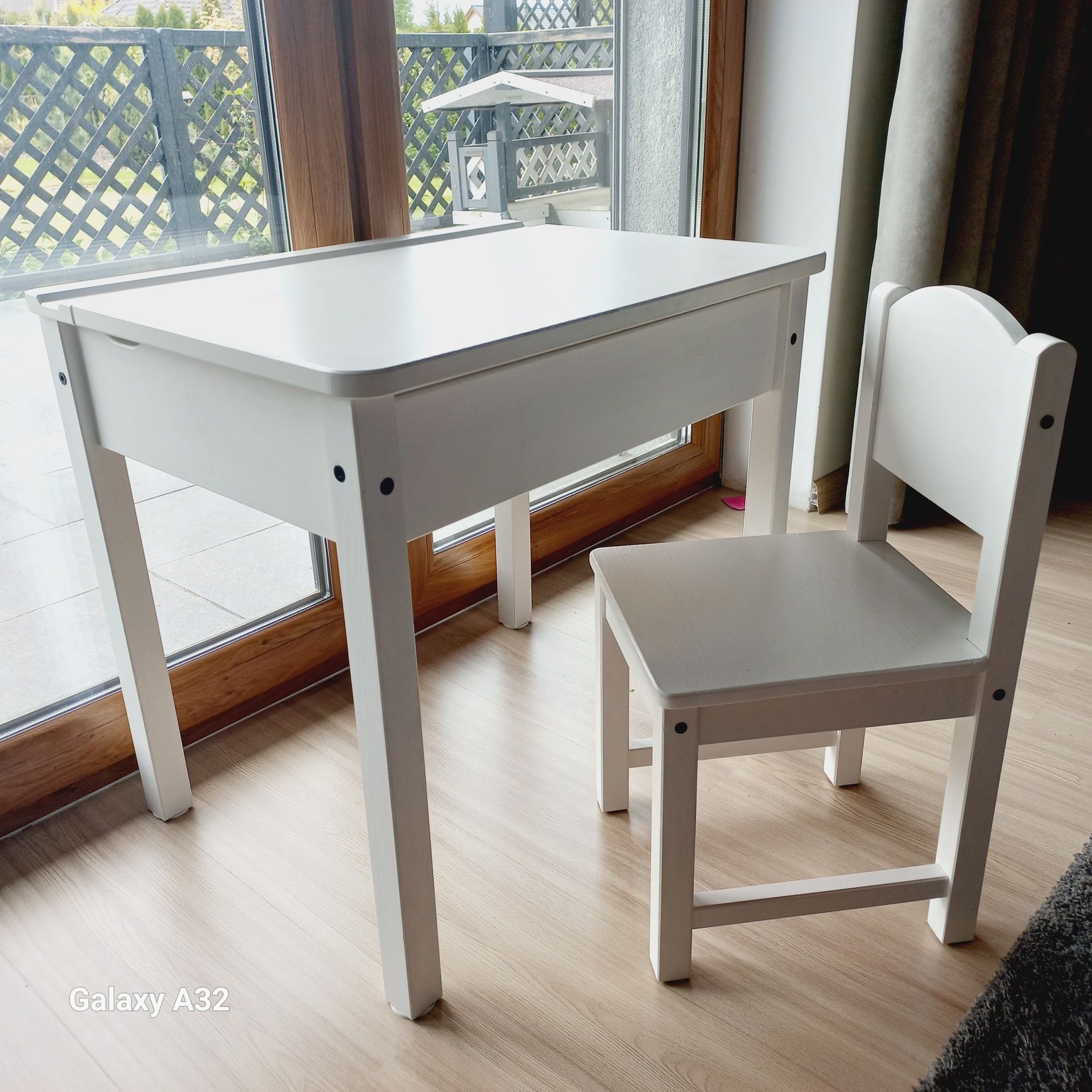 Ikea Sundvik zestaw biurko ze schowkiem krzesełko białe