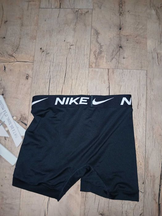 Czarne krótkie getry termo Nike S nowe
