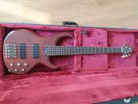 Baixo Ibanez BTB 555