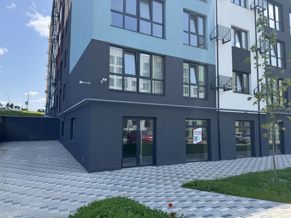 Щасливе оренда  150 м2 на 2 входи.