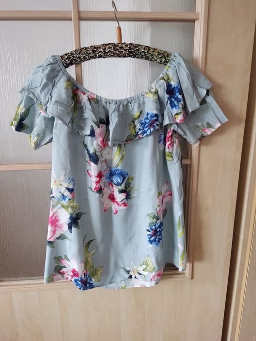 Wzorzysta Kwiatowa bluzka z falbaną Reserved rozmiar 42