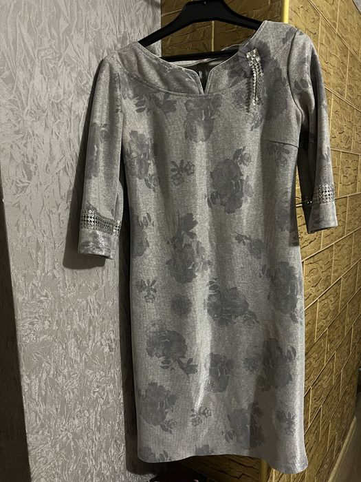 Святкова сукня 46 розміру