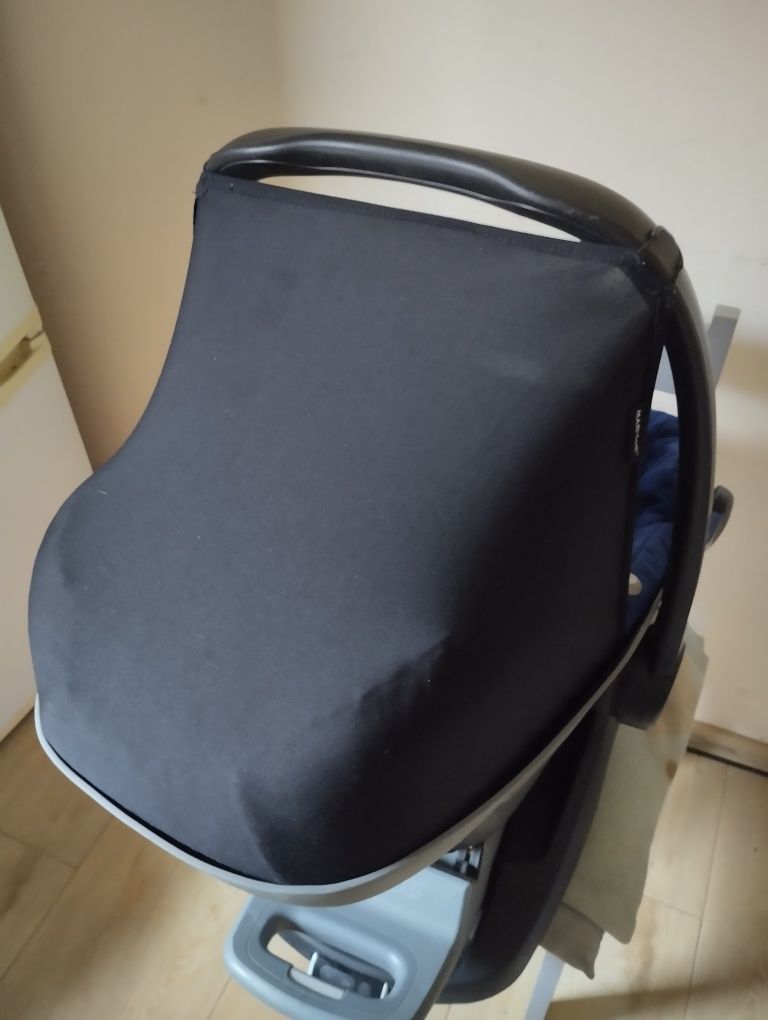 Maxi-Cosi Pebble 0-18kg +  baza FamilyFix 3