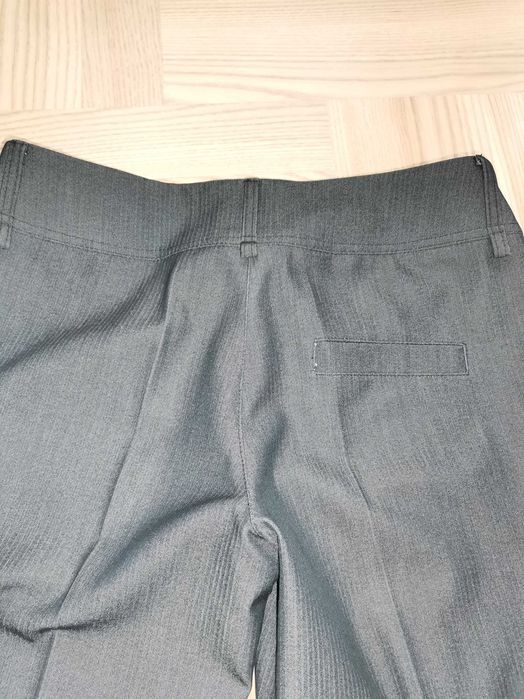 Spodnie damskie z lekkim połyskiem