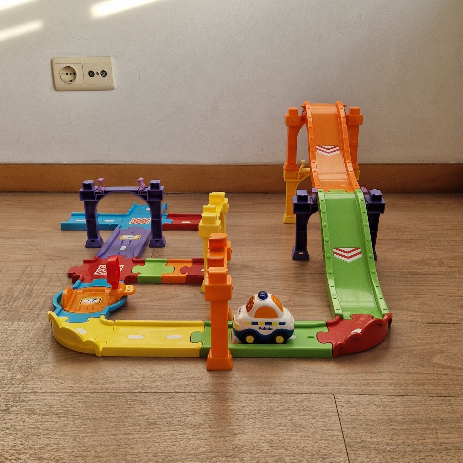 Pista vTech e bòlide bip bip