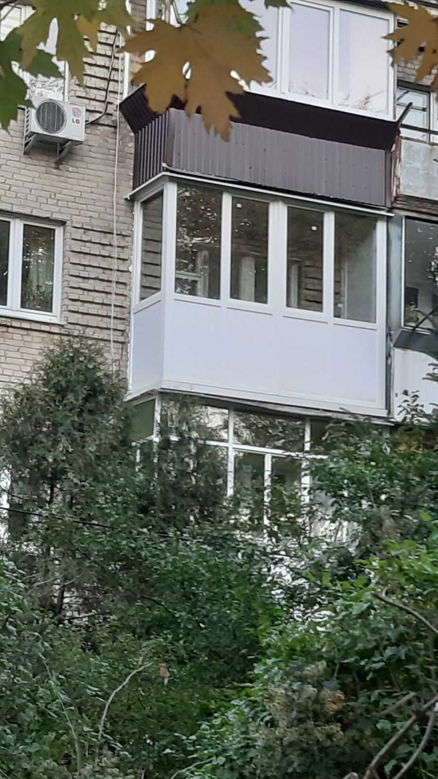 Балкони та вікна
