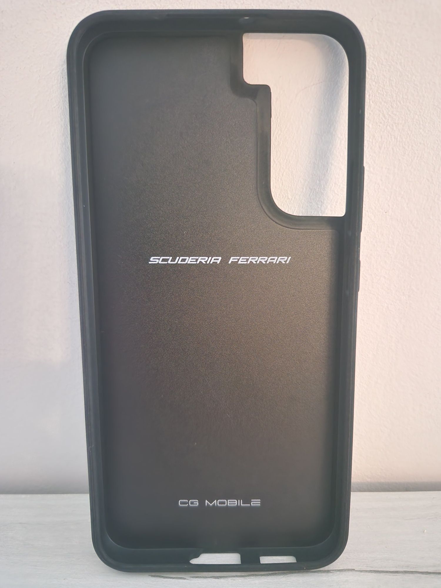 Oryginalne Etui FERRARI Hard Case On Track Carbon Samsung S22 Plus