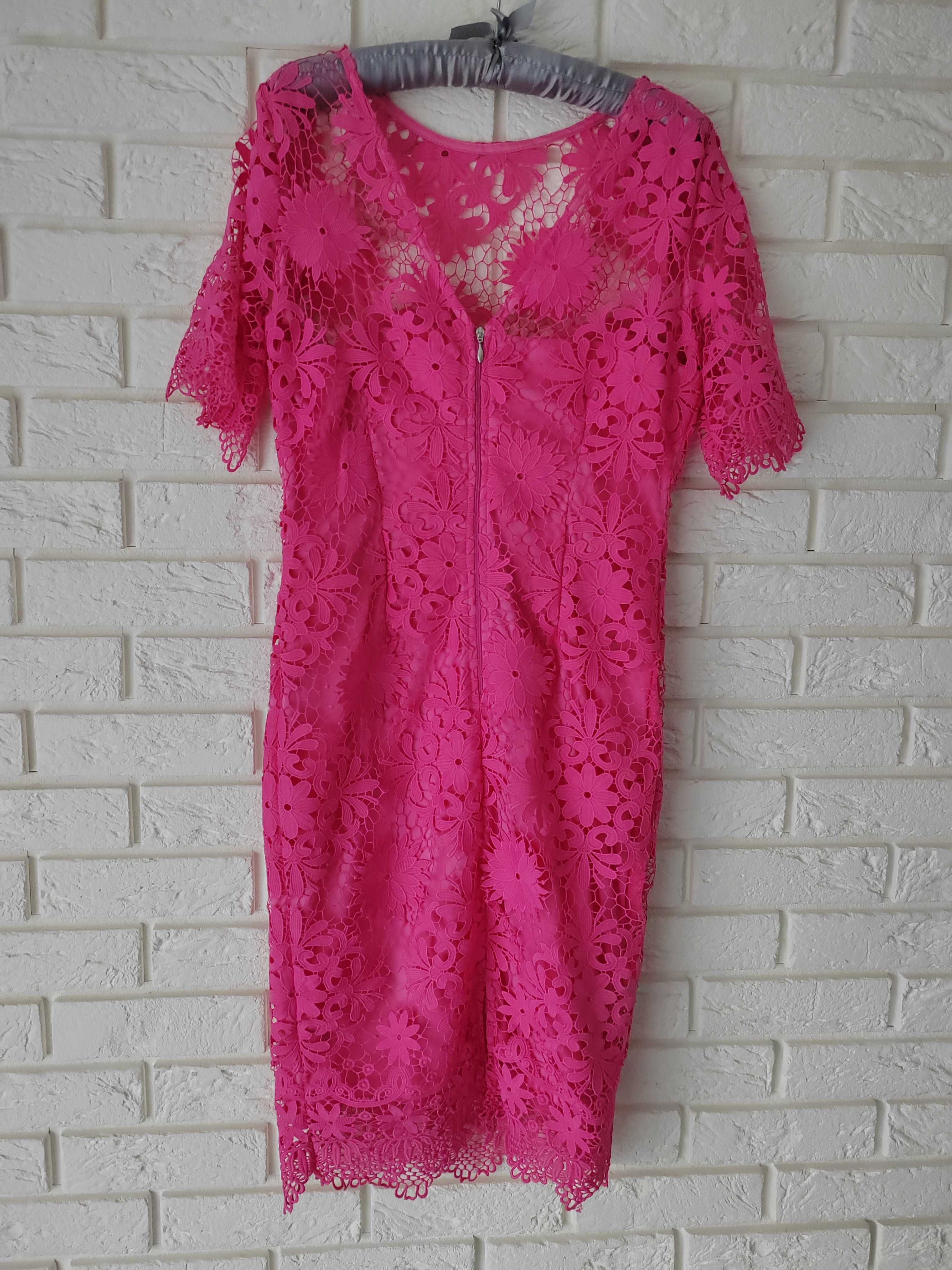 Cudna różowa koronkowa gipiurowa sukienka fuksja amarant magenta