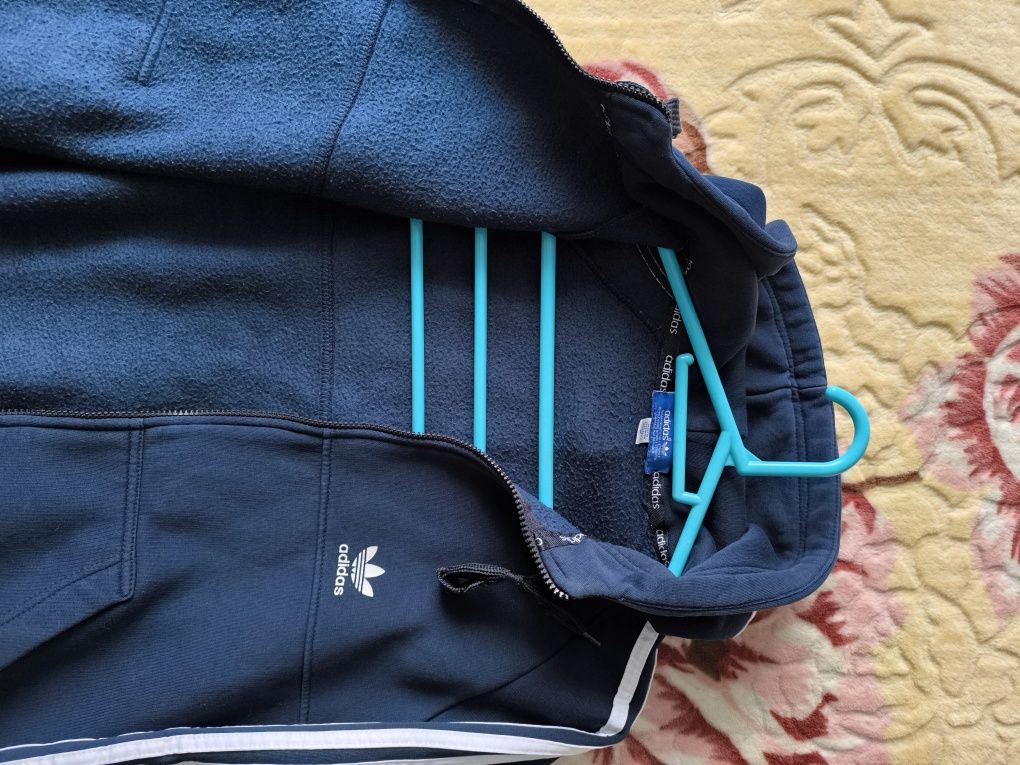 Продам кофту Adidas