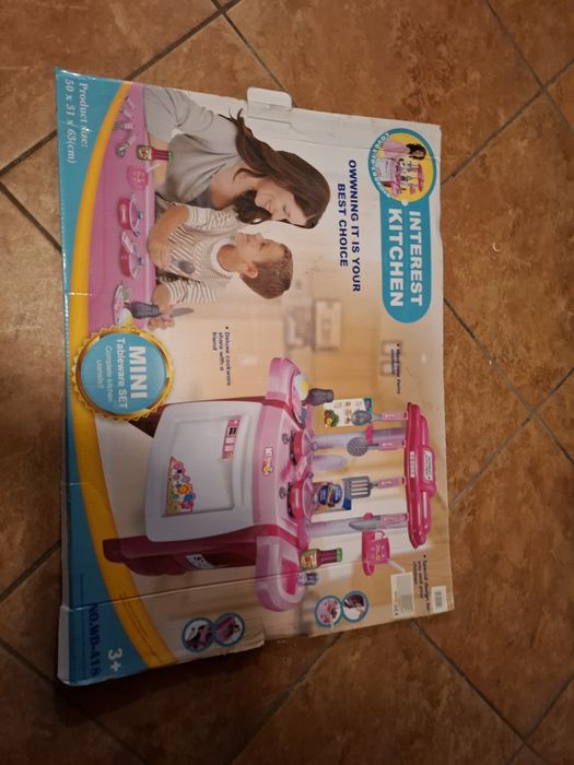 Zabawka kuchnia różowa z plytami