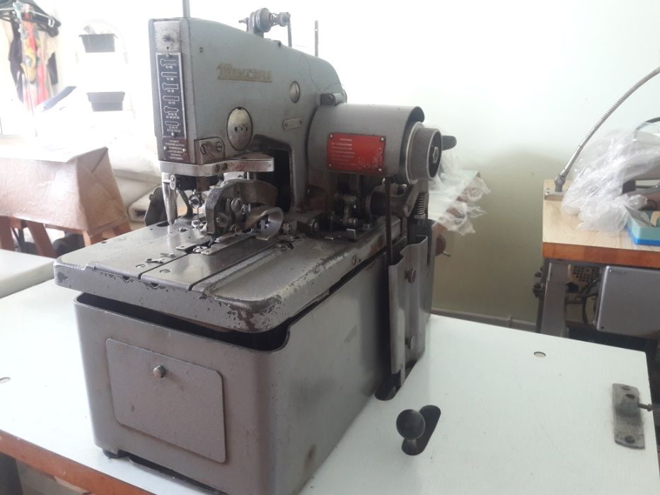 Швейная петельная машина Minerva 62761.Отличное состояние