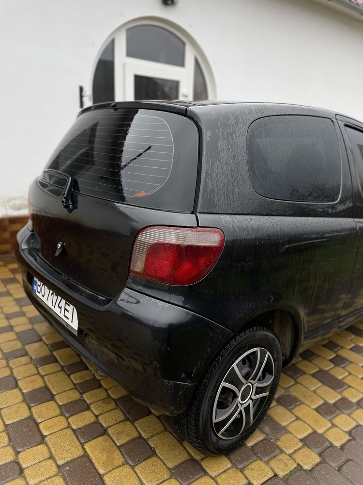 Продам авто Toyota Yaris