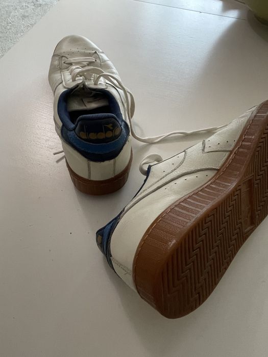 Tenis pele marca Diadora