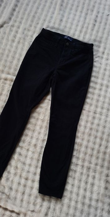 Czarne spodnie jeansy GAP denim High Rise rozmiar S/26