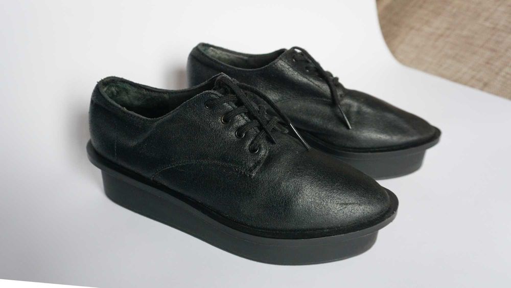 Взуття весняне(осіннє) жіноче CHEAP MONDAY шкіряне 37 р