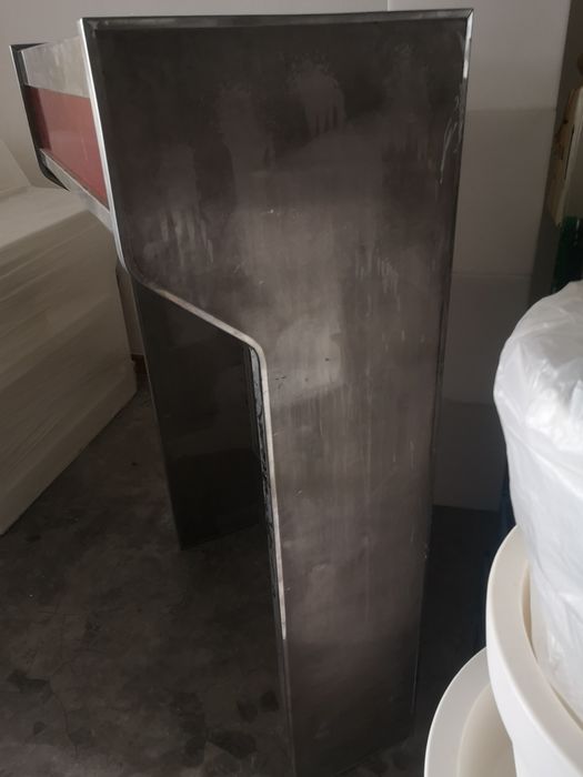 Estante em inox de bar ou restaurante