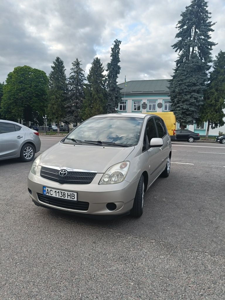Тойота корола версо 2003 2.0 дизель