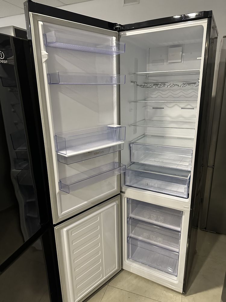 Холодильник 2 метра чорний No Frost Beko
