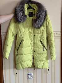 Продам зимове пальто салатового кольору