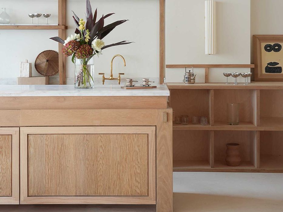 Móveis, cozinhas, mobiliário, roupeiros e planeamento á medida