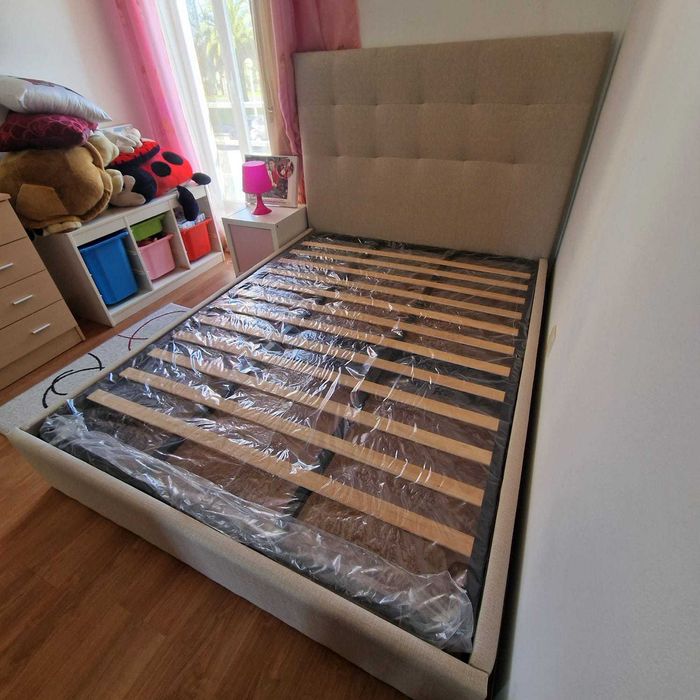 Camas De Casal Estofadas Top de Gama 190x140m Estrado Incluído 199€ !!