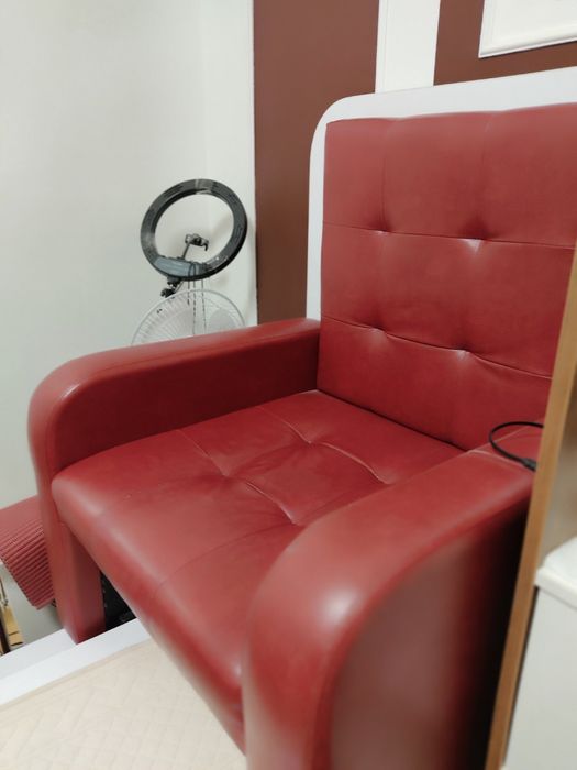 Педикюрне крісло, крісло для педикюру з подіумом