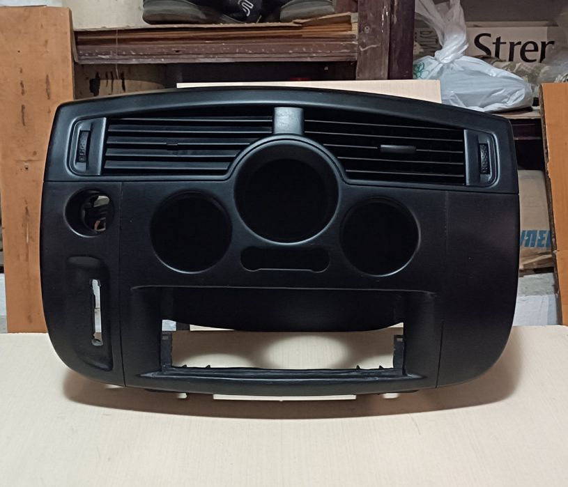 Консоль Renault, накладка