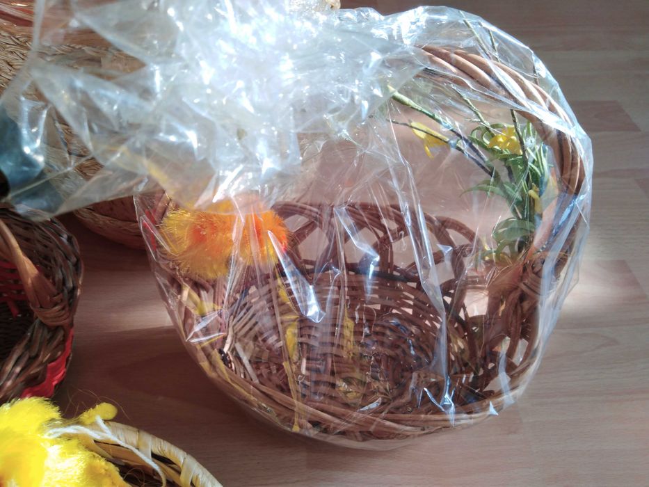 Koszyki wiklinowe i słomkowe