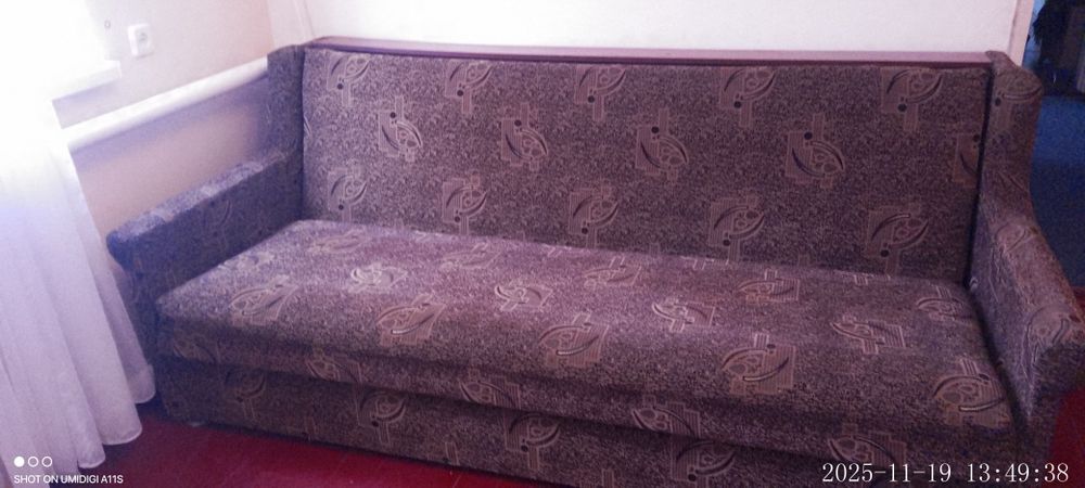 Продам срочно деван