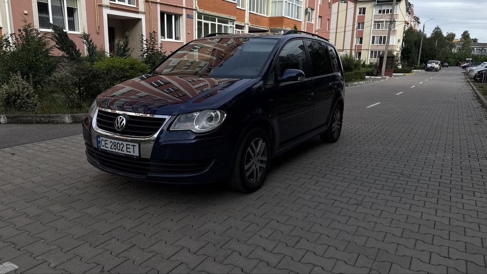 Продам Volkswagen Touran 2009