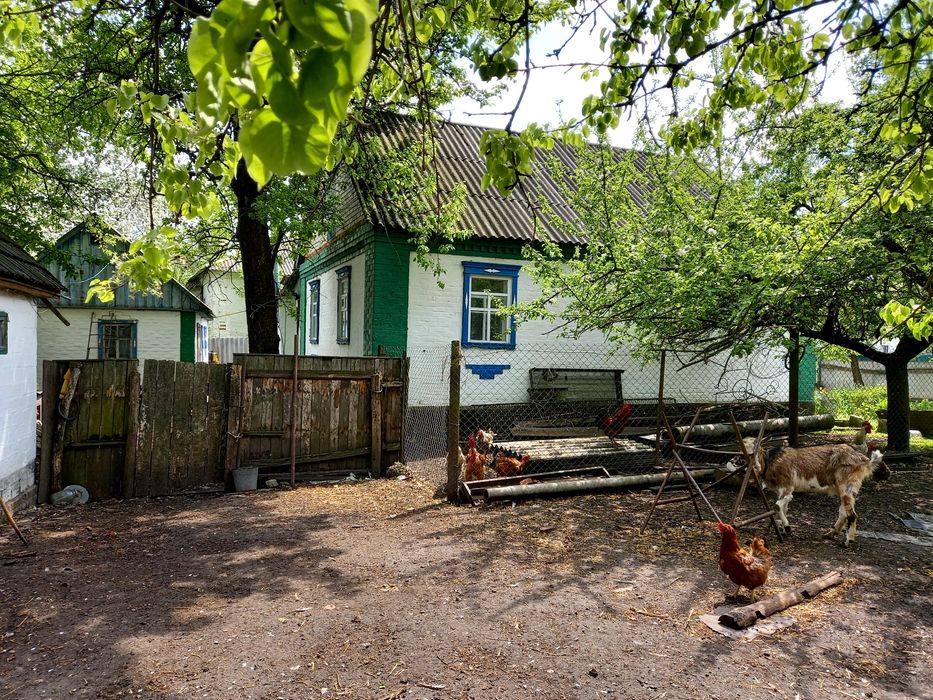 Продаж булинку та земельної ділянки